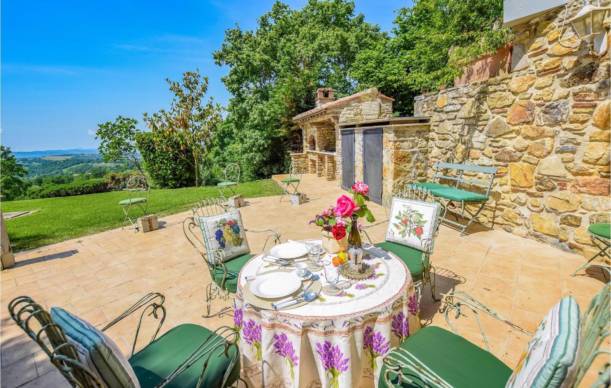 Lovely Apartment In Loc, Scalabrelli With Wifi Catabbio Экстерьер фото